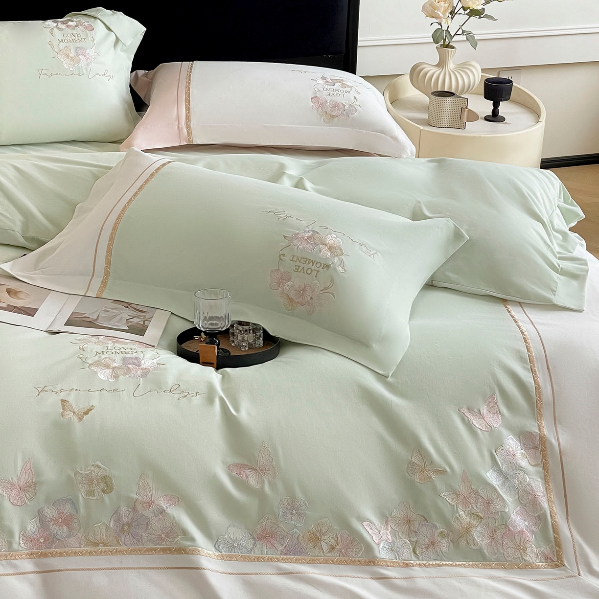 91家纺网 家纺一手货源 找家纺  2025秋冬新款轻奢高级感加厚保暖全棉纯棉磨毛重工刺绣四件套床上用品花间集 花间集-清绿