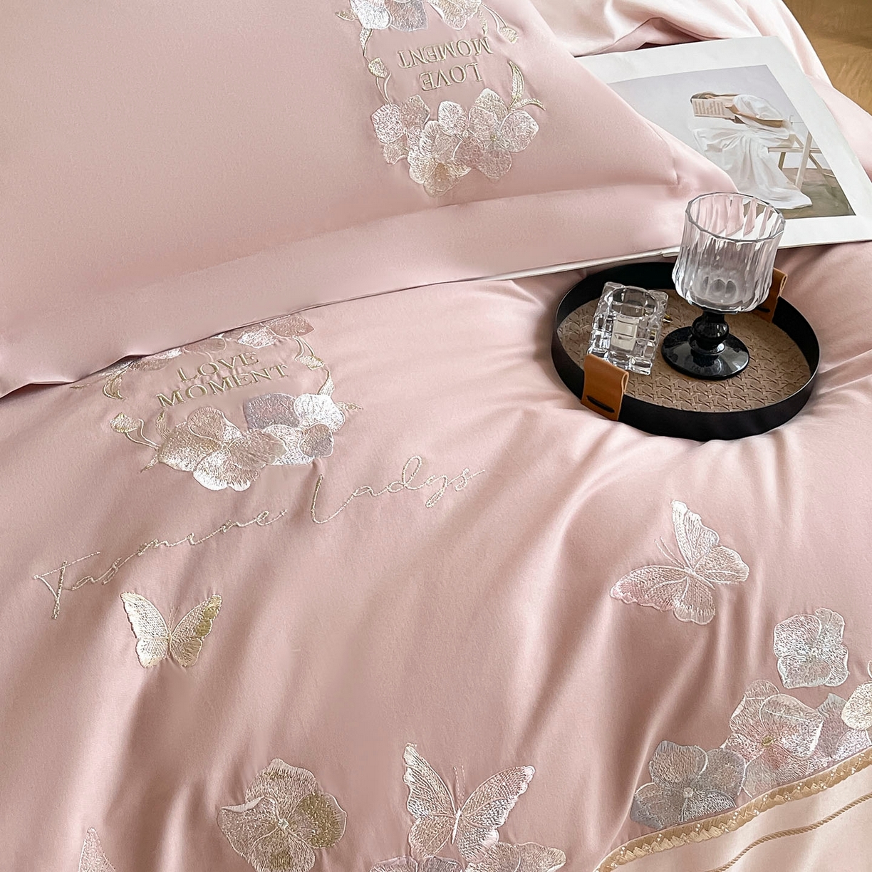 91家纺网 家纺一手货源 找家纺  2025秋冬新款轻奢高级感加厚保暖全棉纯棉磨毛重工刺绣四件套床上用品花间集 花间集-红桃