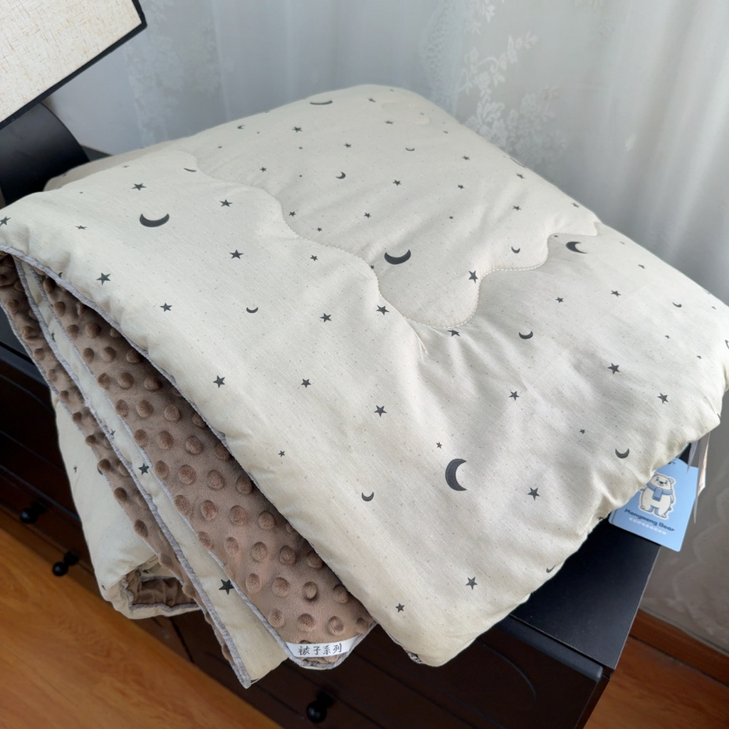 暖居 2025新款麻绳款嵌条纯棉春秋豆豆被被子被芯四季通用月儿