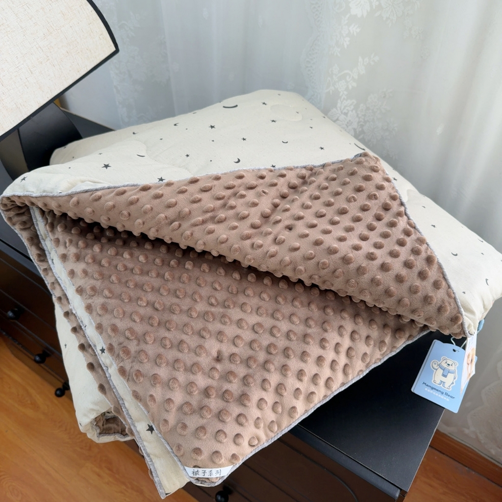 91家纺网 家纺一手货源 找家纺 暖居 2025新款麻绳款嵌条纯棉春秋豆豆被被子被芯四季通用月儿