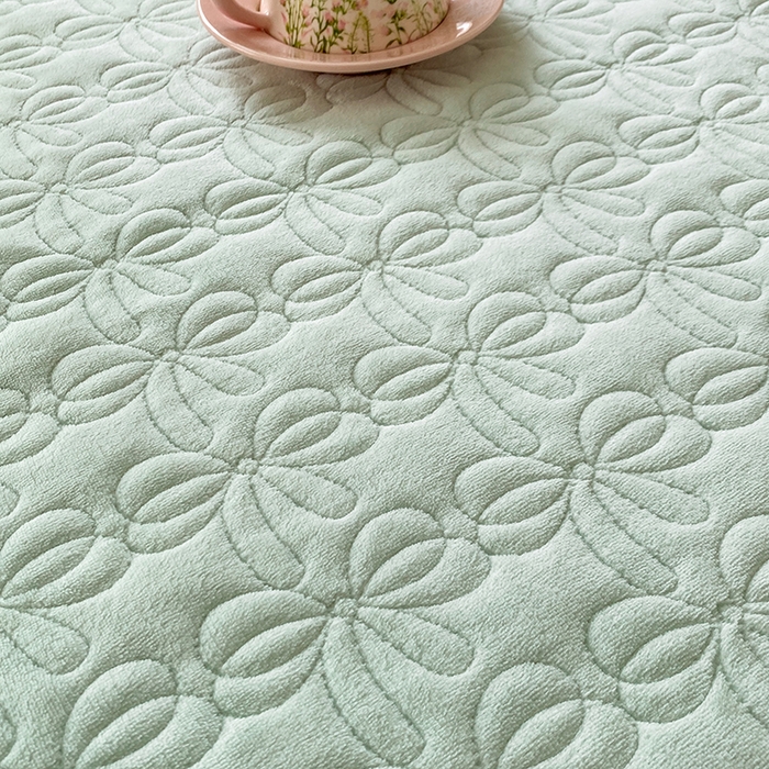 91家纺网 家纺一手货源 找家纺 乐嘉盈 2025新款雕花牛奶绒床裙款四件套-字母菲菲 字母菲菲-绿色