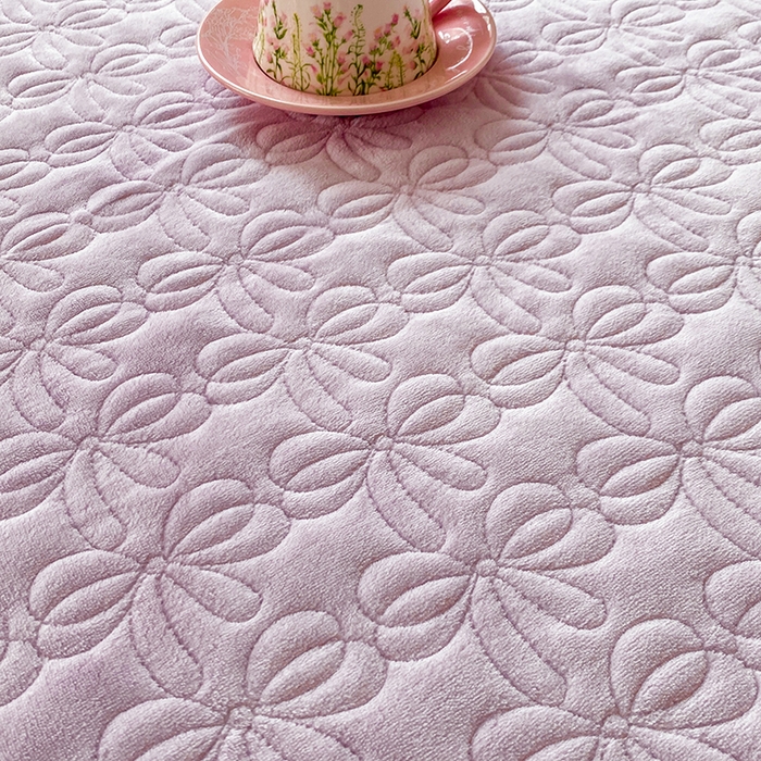 91家纺网 家纺一手货源 找家纺 乐嘉盈 2025新款雕花牛奶绒床裙款四件套-字母菲菲 字母菲菲-紫色