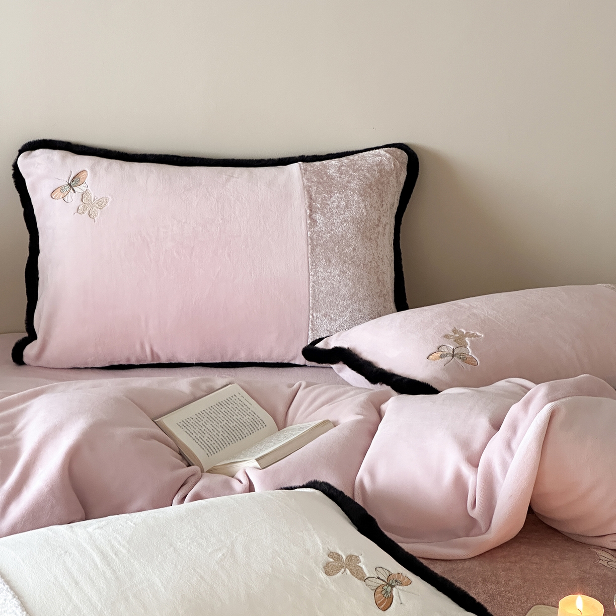 91家纺网 家纺一手货源 找家纺 MIU缪家居 2025新新款云锦绒牛奶绒四件套-赫妍 丝绒粉