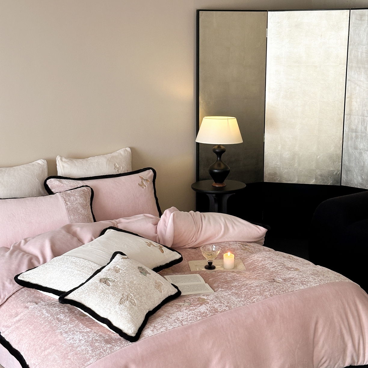 91家纺网 家纺一手货源 找家纺 MIU缪家居 2025新新款云锦绒牛奶绒四件套-赫妍 丝绒粉