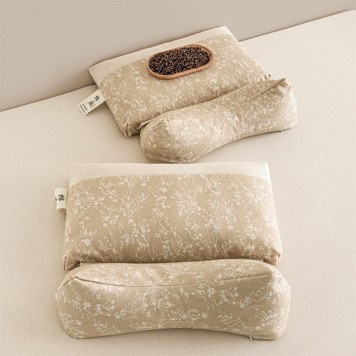 91家纺网 家纺一手货源 找家纺 （总）麦肯锡 2025新款棉麻古朴三角牵引荞麦枕  枕头枕芯