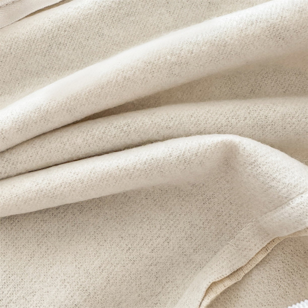 91家纺网 家纺一手货源 找家纺 （总）麦肯锡 2025新款棉麻古朴三角牵引荞麦枕  枕头枕芯