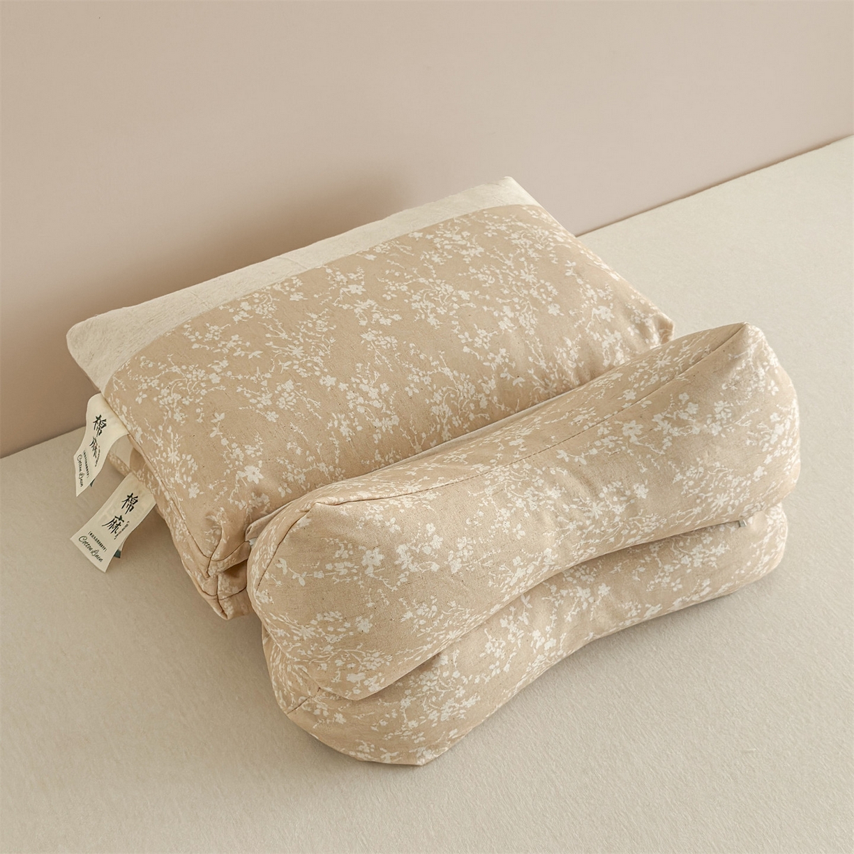 91家纺网 家纺一手货源 找家纺 （总）麦肯锡 2025新款棉麻古朴三角牵引荞麦枕  枕头枕芯