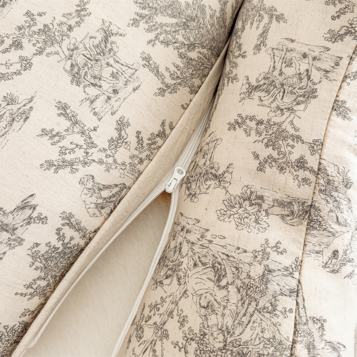 91家纺网 家纺一手货源 找家纺 麦肯锡 2025新款棉麻古朴三角牵引荞麦枕  枕头枕芯 梦想庄园灰/只