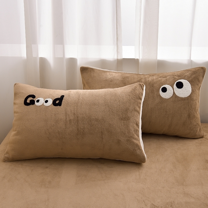 91家纺网 家纺一手货源 找家纺 （总）炫拼家纺 2025新款大眼卡通大版毛巾绣加厚牛奶绒四件套