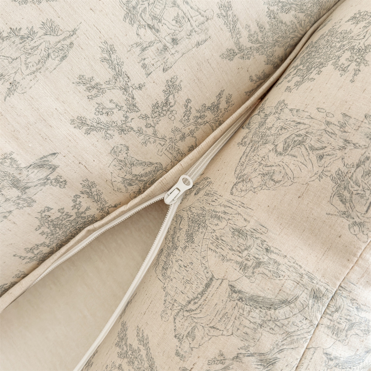 91家纺网 家纺一手货源 找家纺 麦肯锡 2025新款棉麻古朴三角牵引荞麦枕  枕头枕芯 梦想庄园蓝/对