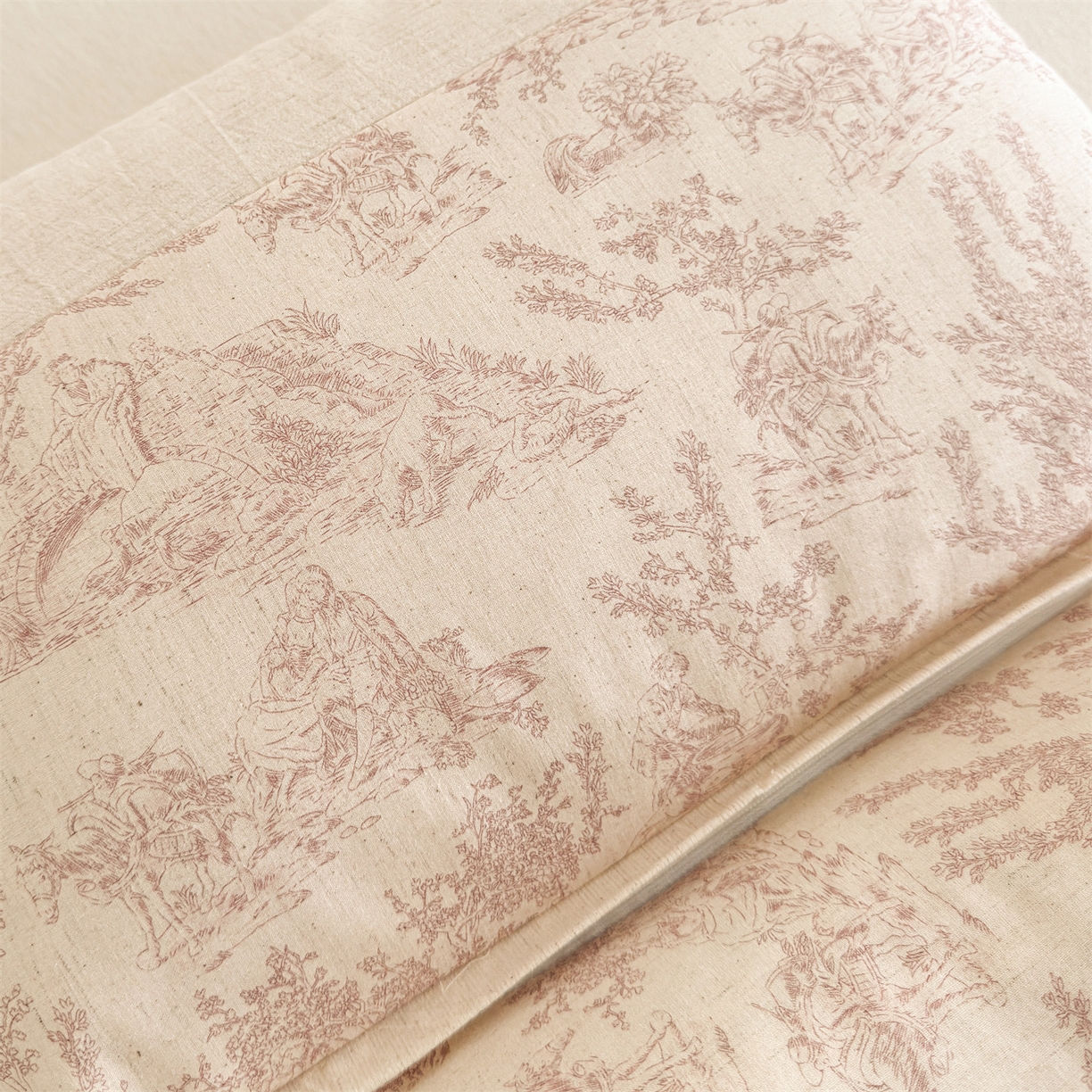 91家纺网 家纺一手货源 找家纺 麦肯锡 2025新款棉麻古朴三角牵引荞麦枕  枕头枕芯 梦想庄园粉/对