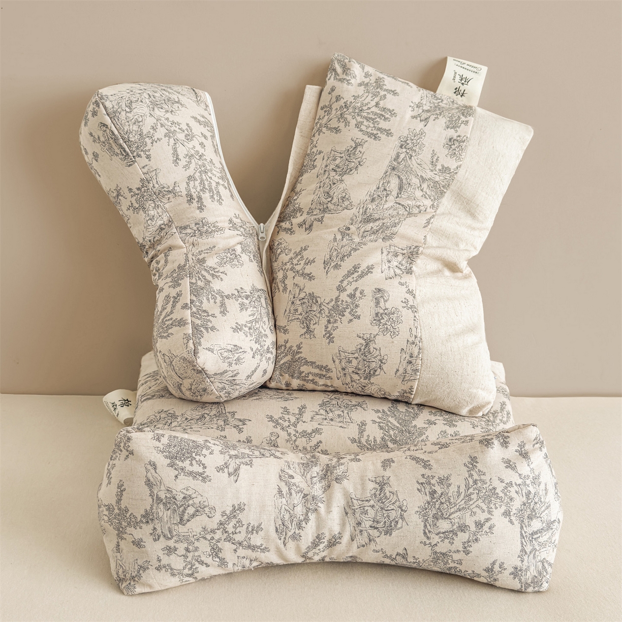 91家纺网 家纺一手货源 找家纺 麦肯锡 2025新款棉麻古朴三角牵引荞麦枕  枕头枕芯 梦想庄园灰/对