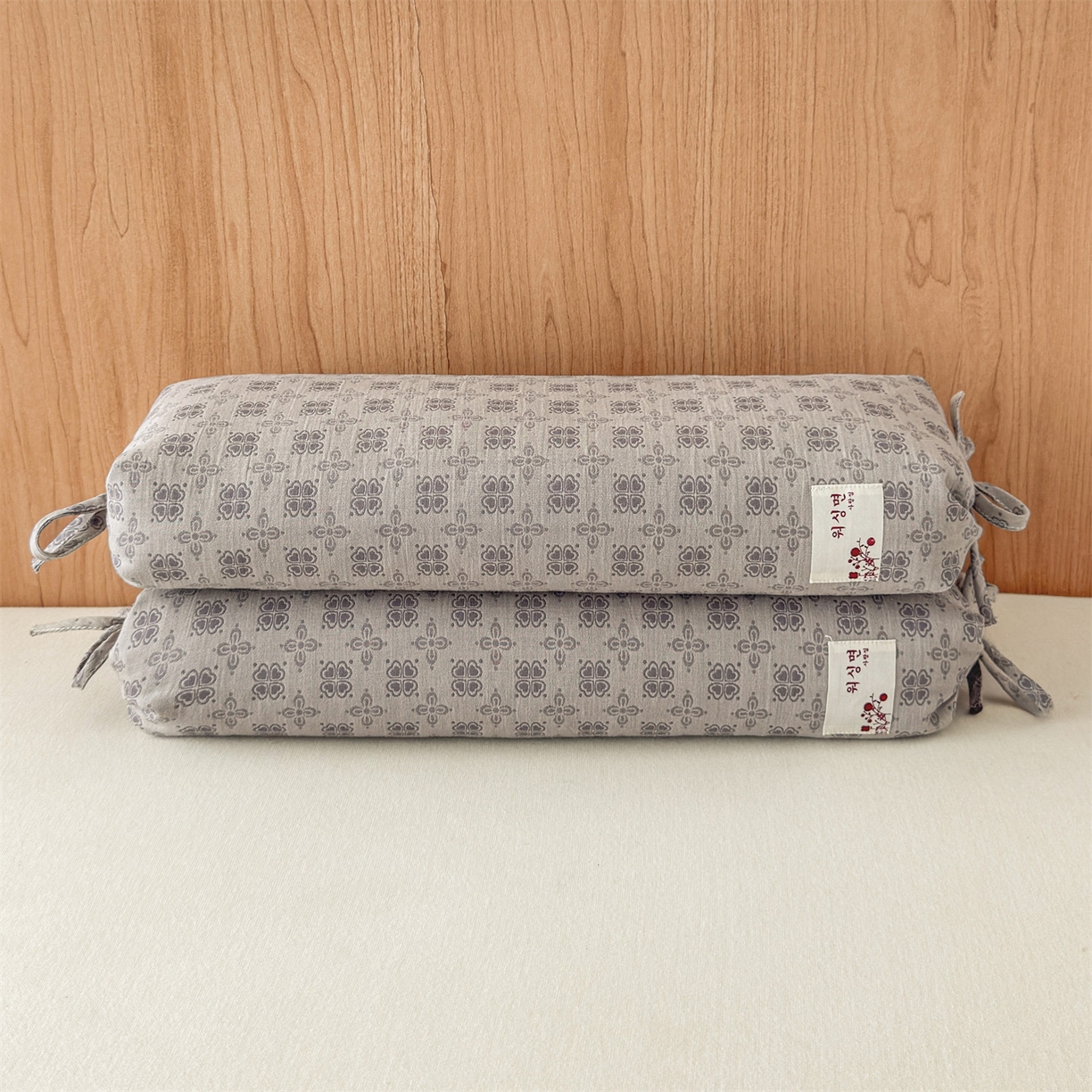 91家纺网 家纺一手货源 找家纺 麦肯锡 2025新款四叶草护颈荞麦枕  枕头枕芯 灰色/只