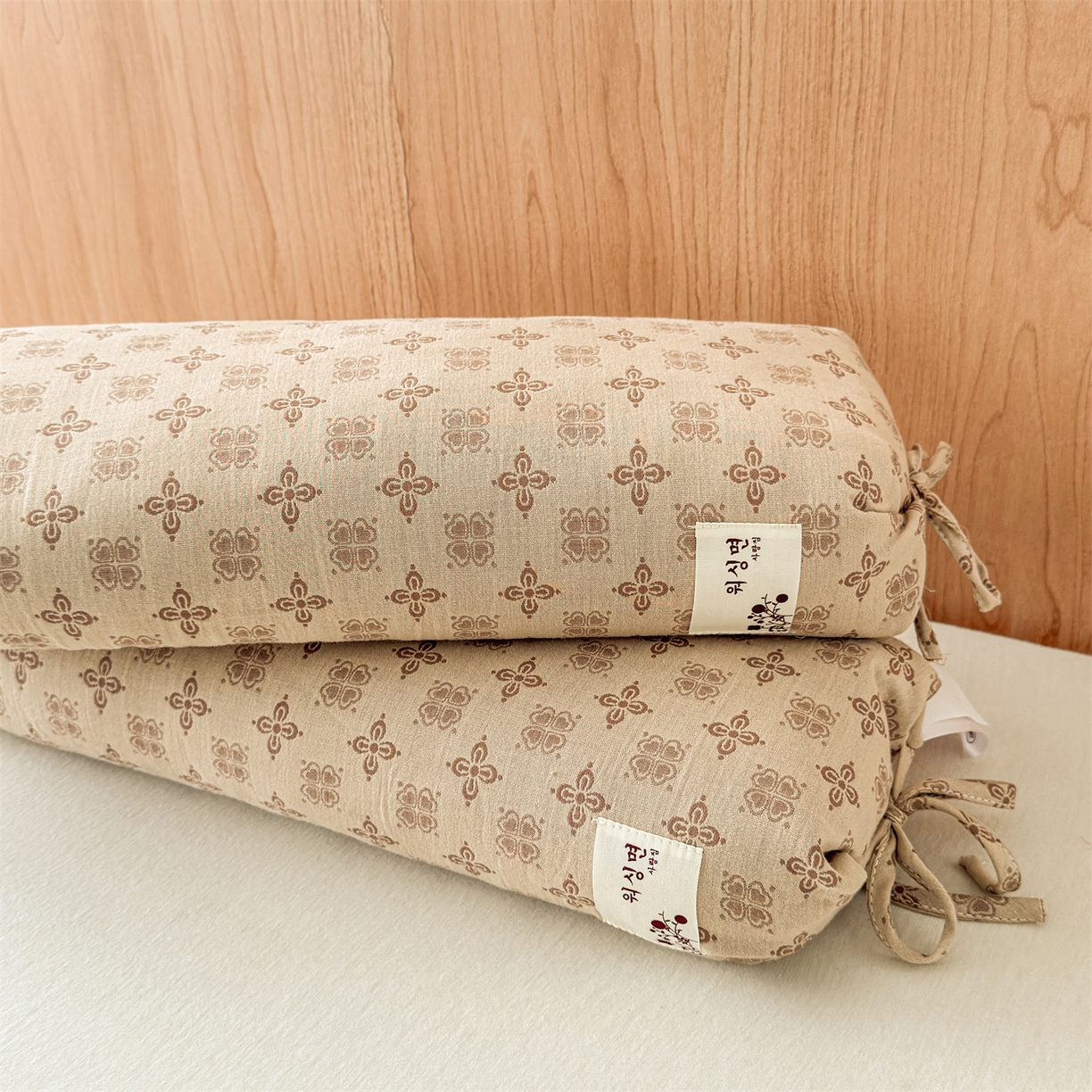 91家纺网 家纺一手货源 找家纺 麦肯锡 2025新款四叶草护颈荞麦枕  枕头枕芯 棕色/只