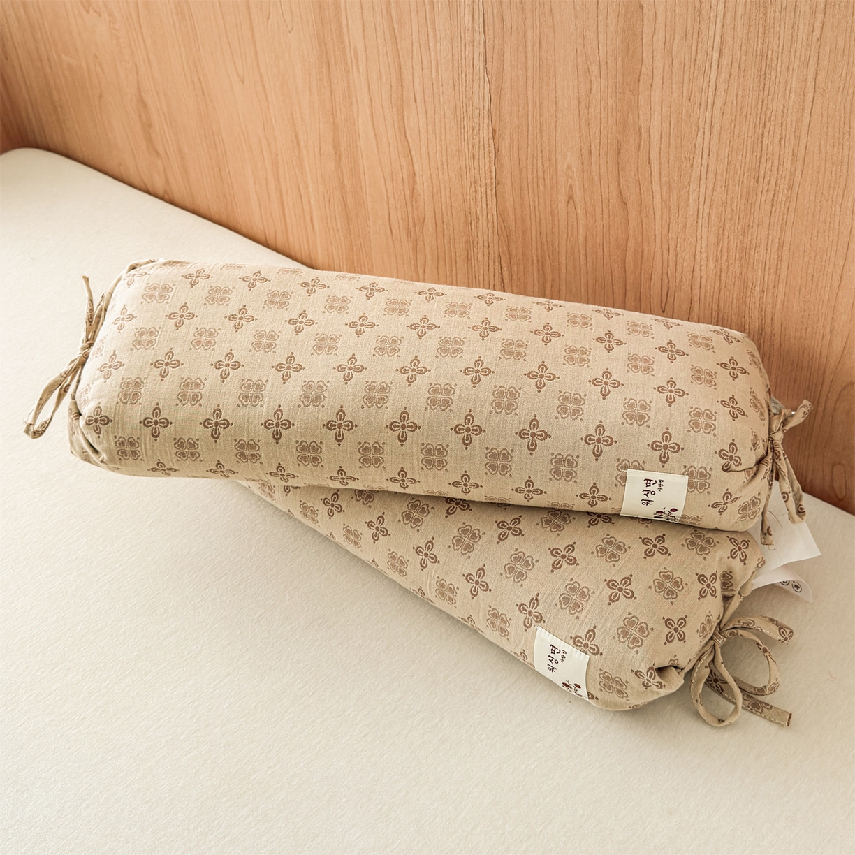 91家纺网 家纺一手货源 找家纺 麦肯锡 2025新款四叶草护颈荞麦枕  枕头枕芯 棕色/只