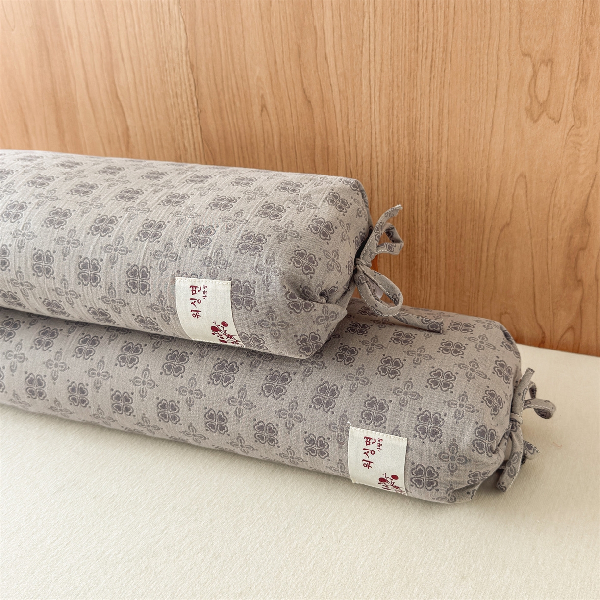 91家纺网 家纺一手货源 找家纺 麦肯锡 2025新款四叶草护颈荞麦枕  枕头枕芯 灰色/只