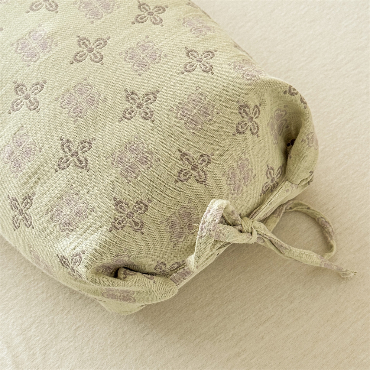 91家纺网 家纺一手货源 找家纺 麦肯锡 2025新款四叶草护颈荞麦枕  枕头枕芯 绿色/对