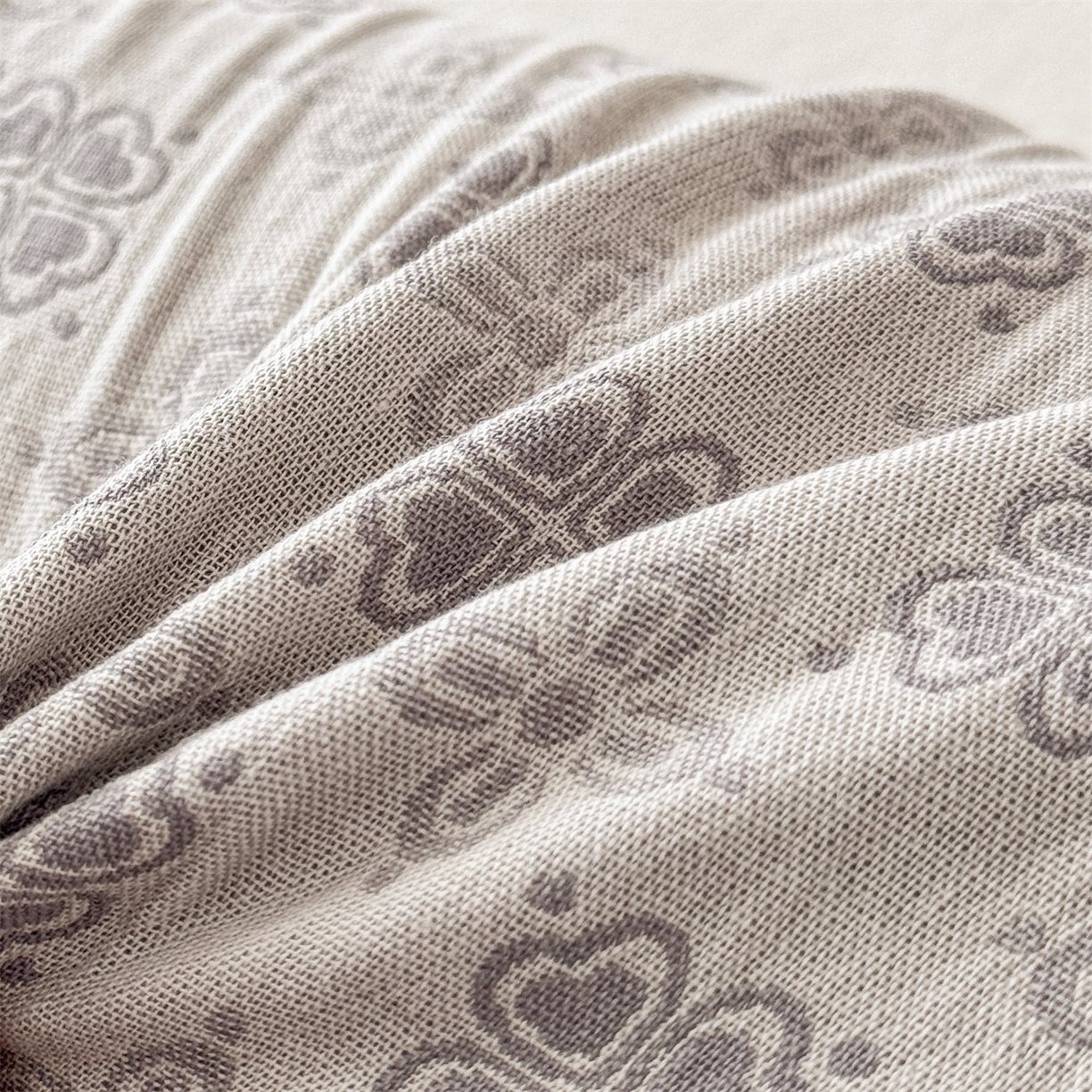 91家纺网 家纺一手货源 找家纺 麦肯锡 2025新款四叶草护颈荞麦枕  枕头枕芯 灰色/对