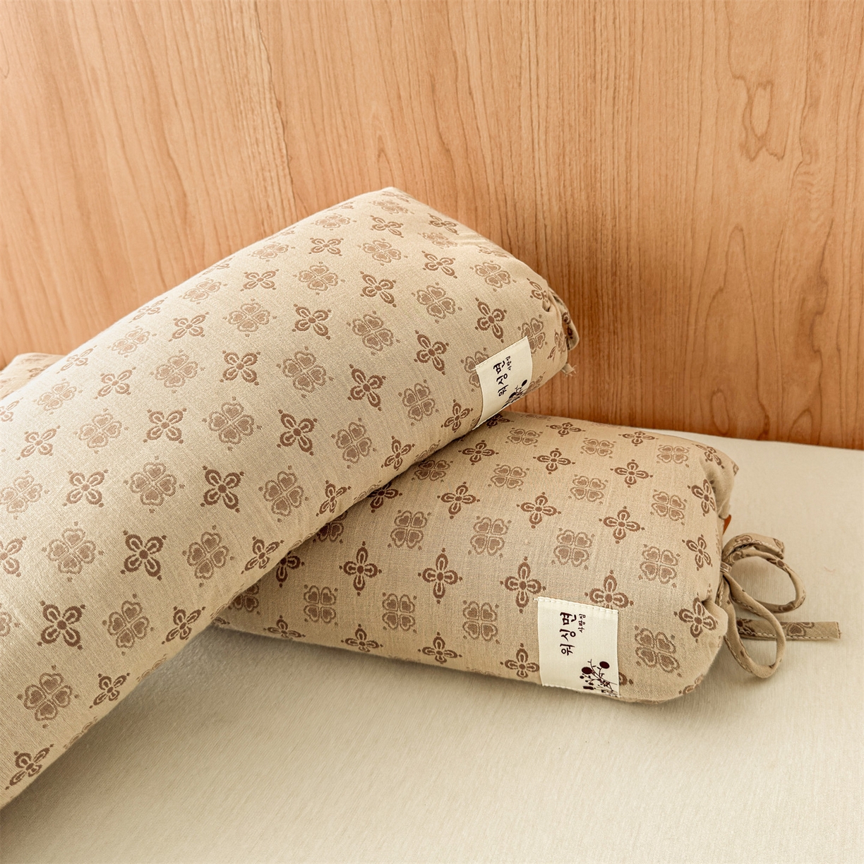 91家纺网 家纺一手货源 找家纺 麦肯锡 2025新款四叶草护颈荞麦枕  枕头枕芯 棕色/对