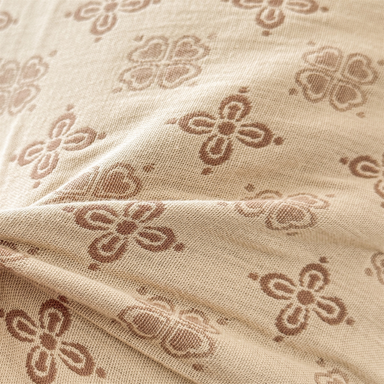 91家纺网 家纺一手货源 找家纺 麦肯锡 2025新款四叶草护颈荞麦枕  枕头枕芯 棕色/只