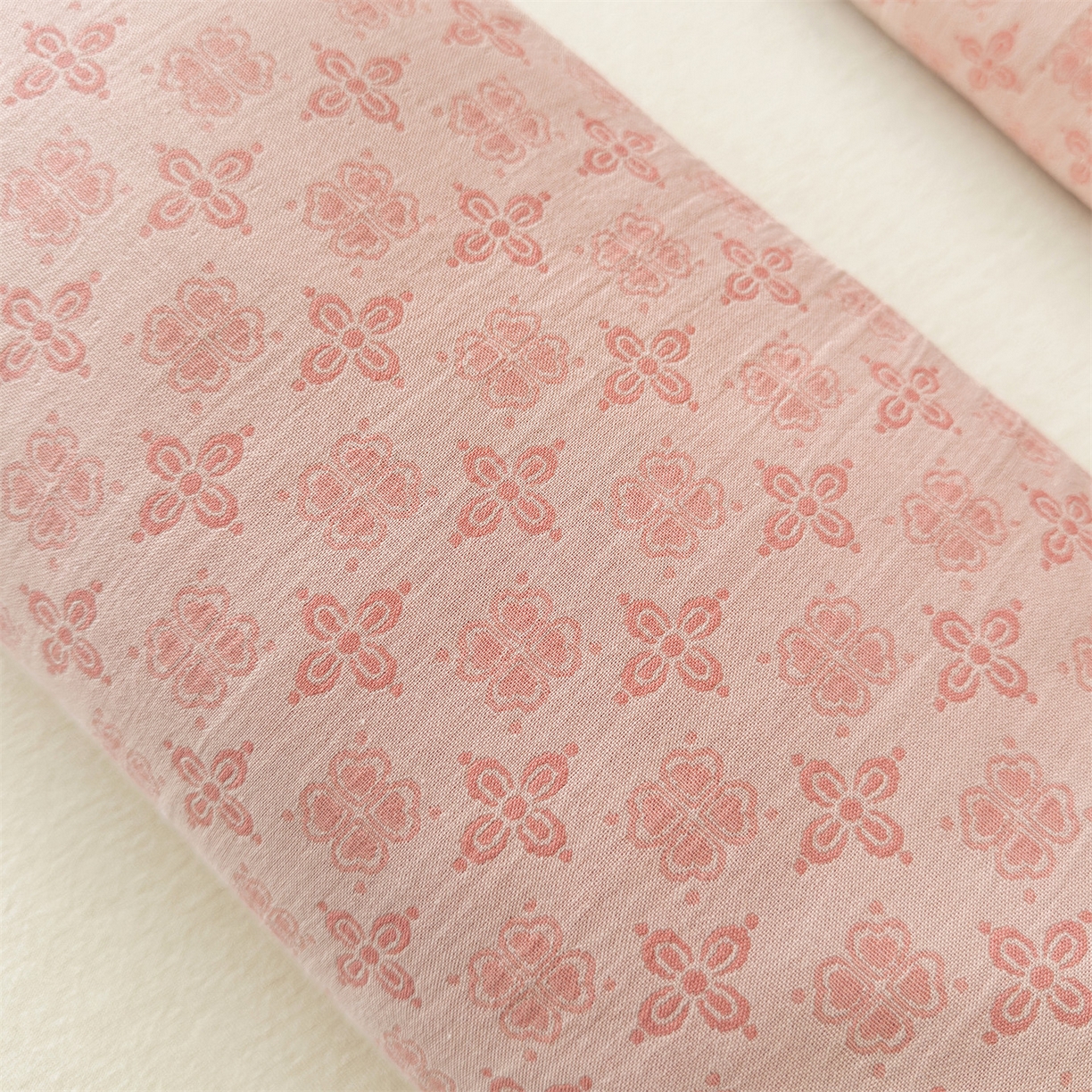 91家纺网 家纺一手货源 找家纺 麦肯锡 2025新款四叶草护颈荞麦枕  枕头枕芯 粉色/对