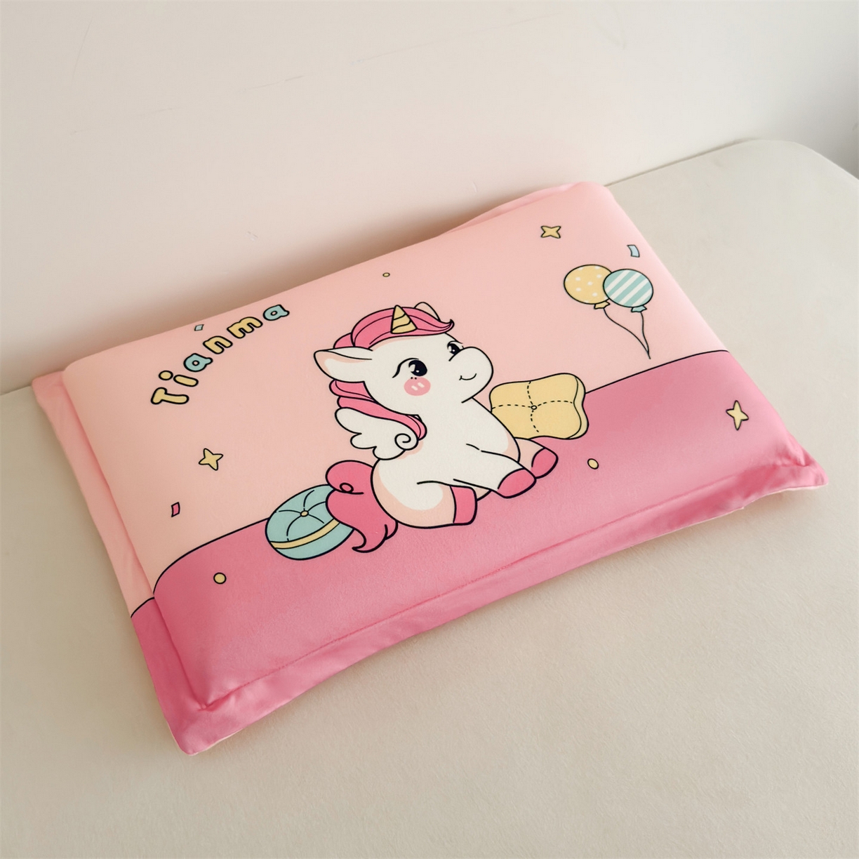 91家纺网 家纺一手货源 找家纺 麦肯锡 2025新款卡通记忆棉枕  枕头枕芯 温馨独角兽/只