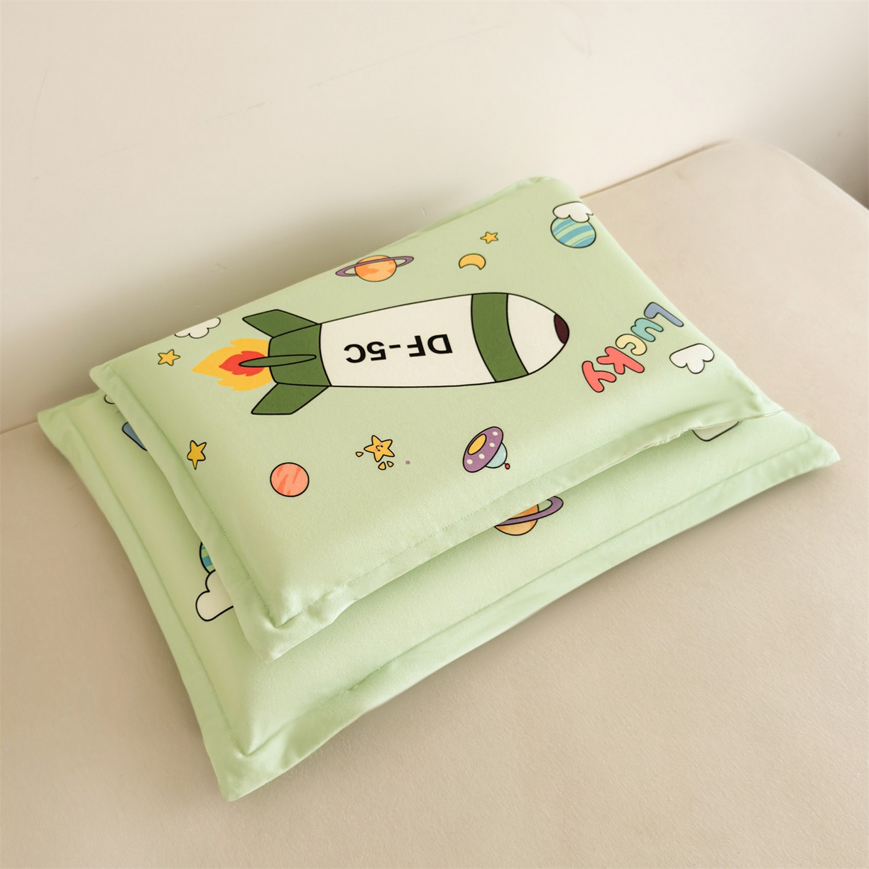 麦肯锡 2025新款卡通记忆棉枕  枕头枕芯 星空导弹/只