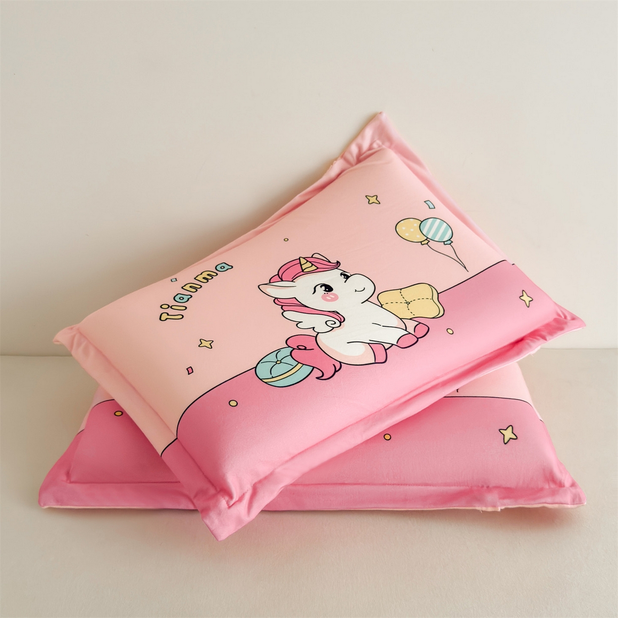 91家纺网 家纺一手货源 找家纺 麦肯锡 2025新款卡通记忆棉枕  枕头枕芯 温馨独角兽/只