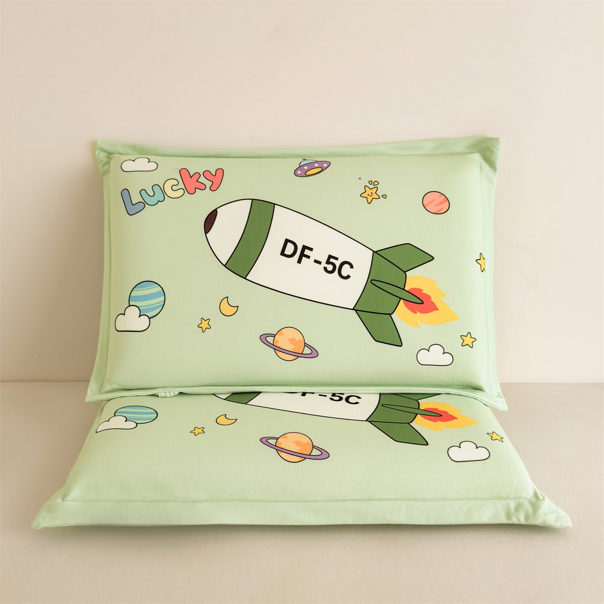 91家纺网 家纺一手货源 找家纺 麦肯锡 2025新款卡通记忆棉枕  枕头枕芯 星空导弹/只