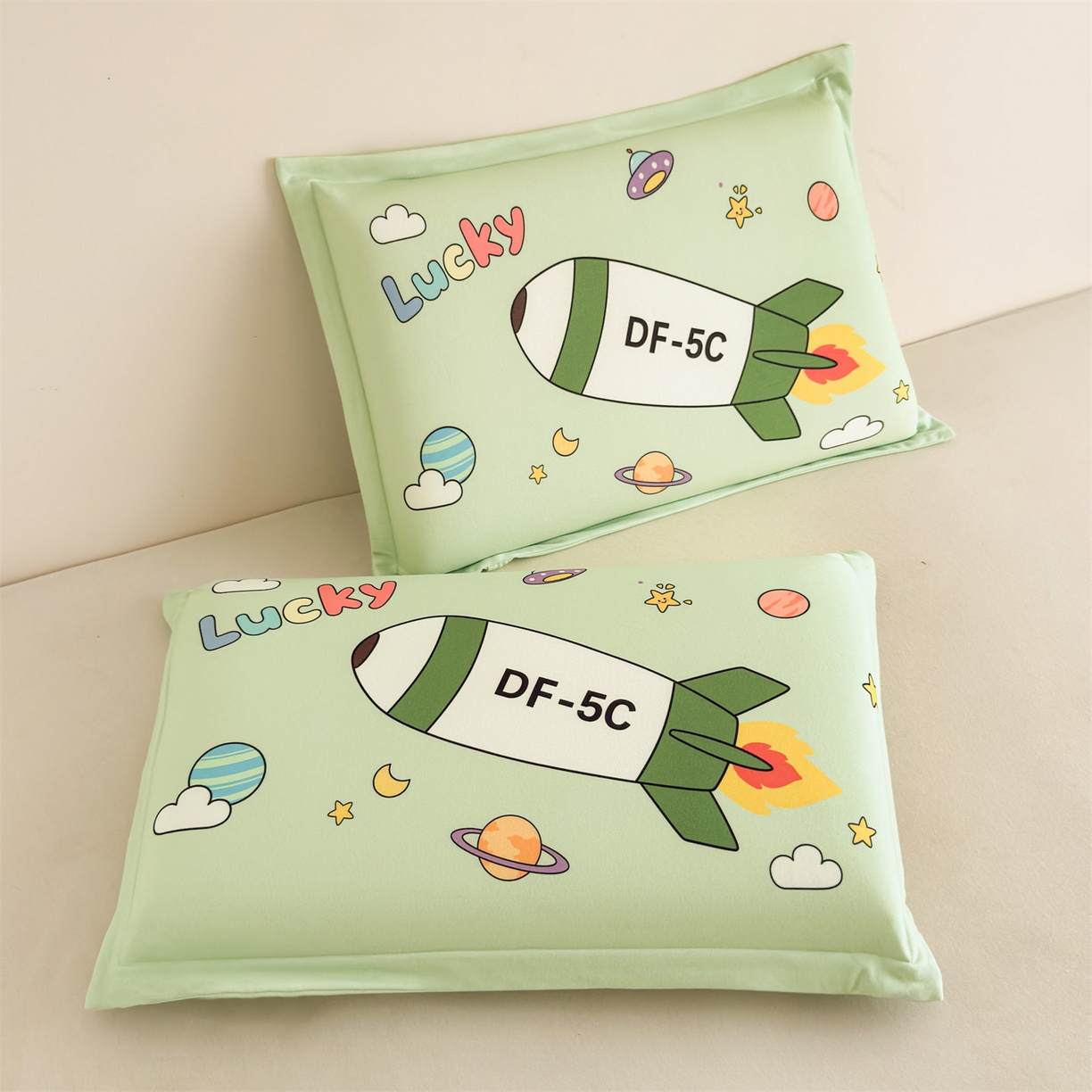 91家纺网 家纺一手货源 找家纺 麦肯锡 2025新款卡通记忆棉枕  枕头枕芯 星空导弹/只