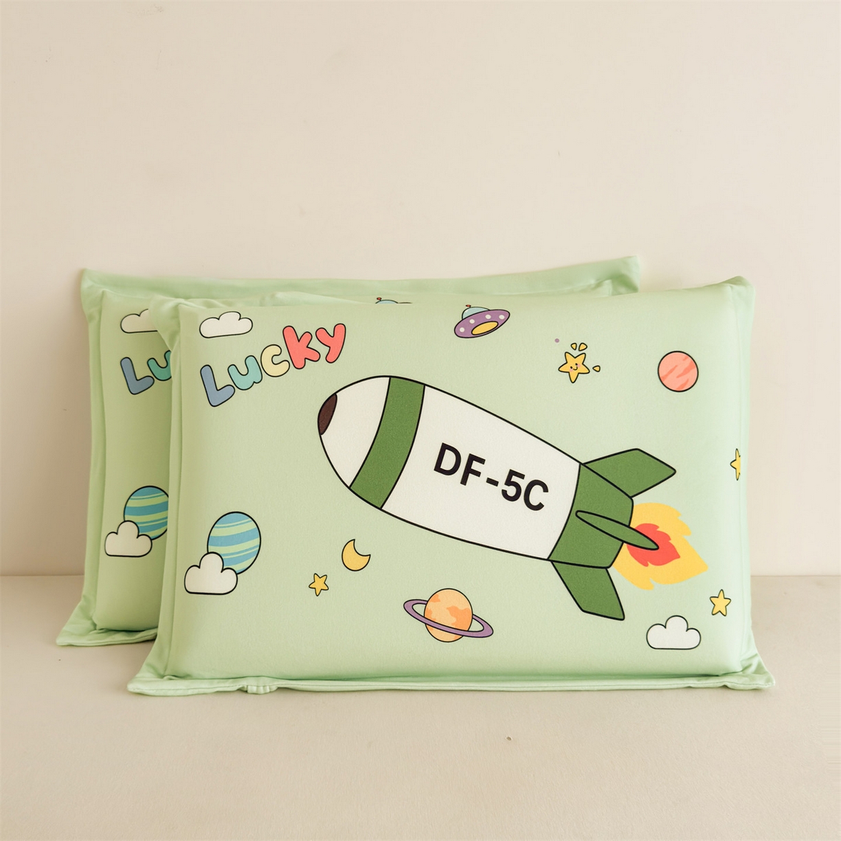 91家纺网 家纺一手货源 找家纺 麦肯锡 2025新款卡通记忆棉枕  枕头枕芯 星空导弹/只