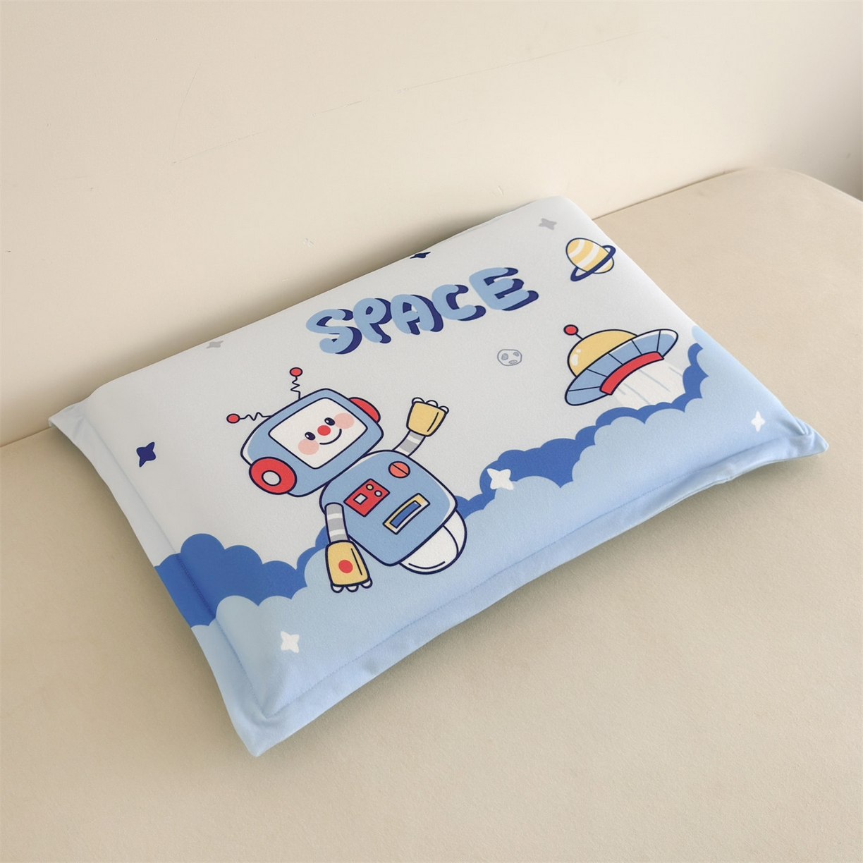 91家纺网 家纺一手货源 找家纺 麦肯锡 2025新款卡通记忆棉枕  枕头枕芯 流浪太空/只