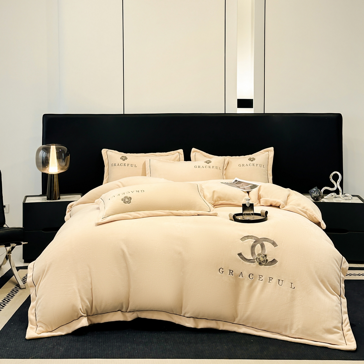 91家纺网 家纺一手货源 找家纺 合欢（原天一阁） 2025新款A类高克重230克全消光全工艺牛奶绒刺绣四件套 巴黎密语-奶油黄