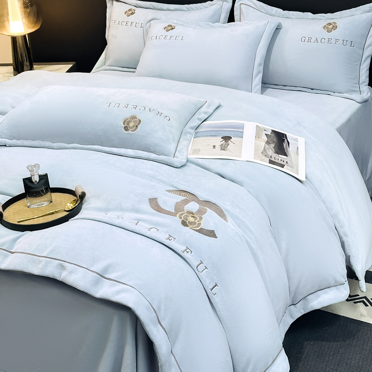 合欢（原天一阁） 2025新款A类高克重230克全消光全工艺牛奶绒刺绣四件套 巴黎密语-天蓝