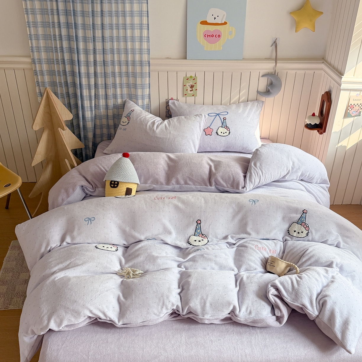 91家纺网 家纺一手货源 找家纺 潘朵拉家纺 2024新款字母绣花纯色系列牛奶绒四件套 穆斯 莫奈紫