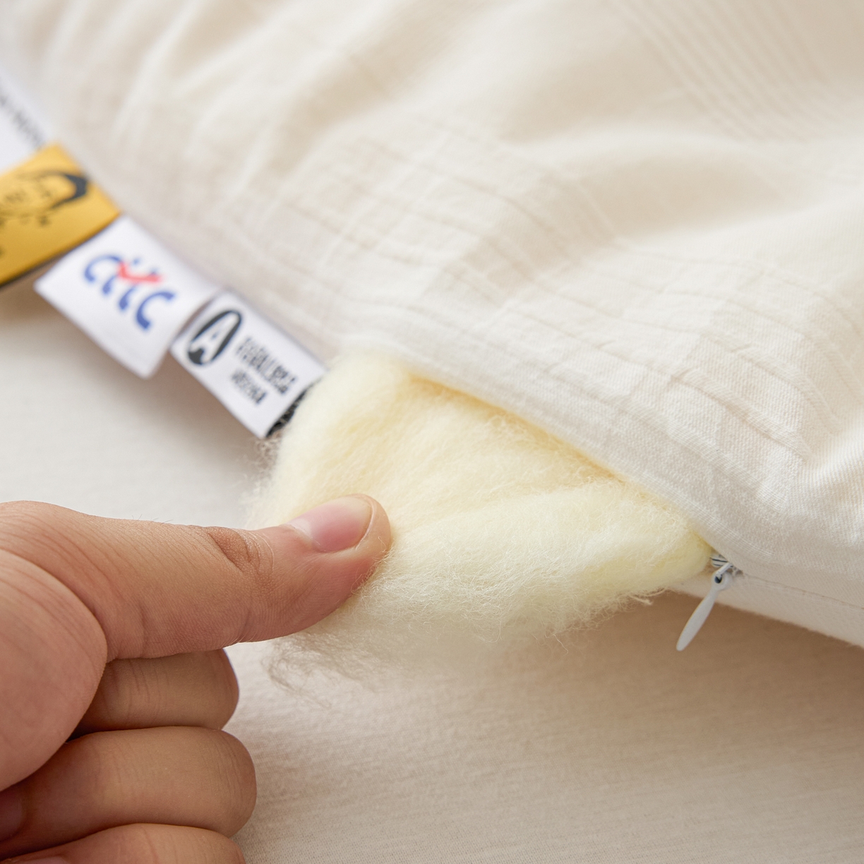 91家纺网 家纺一手货源 找家纺 恒科家纺 2025新款100%全棉提花李官奇大豆纤维大豆被被子被芯 本白米尚纹