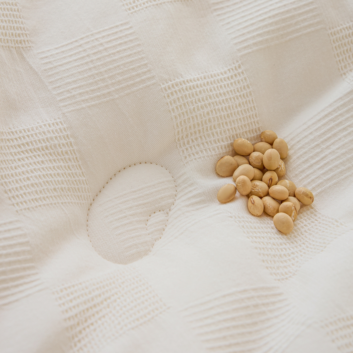 91家纺网 家纺一手货源 找家纺 恒科家纺 2025新款100%全棉提花李官奇大豆纤维大豆被被子被芯 本白云华格