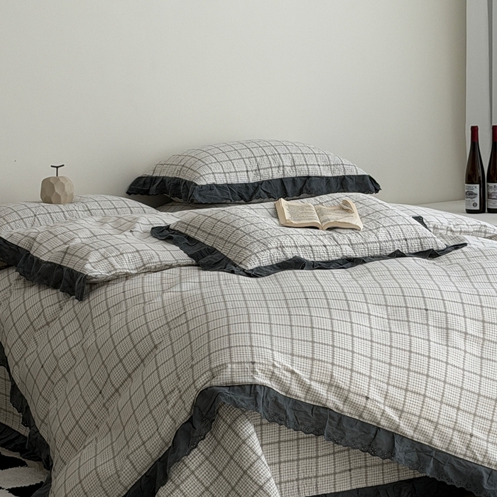 91家纺网 家纺一手货源 找家纺 佰织鑫家居 2025新款全棉法式砂洗棉花床盖款被套四件套蓝格