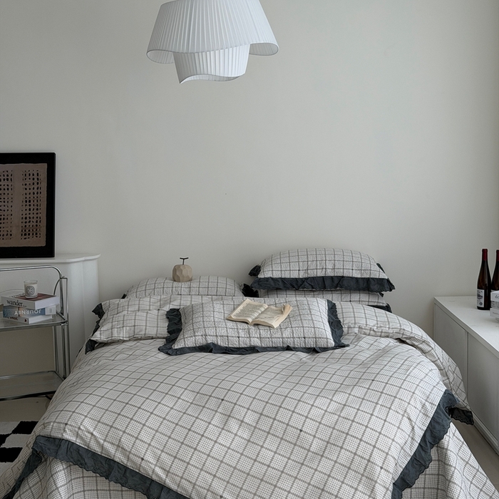 91家纺网 家纺一手货源 找家纺 佰织鑫家居 2025新款全棉法式砂洗棉花床盖款被套四件套蓝格