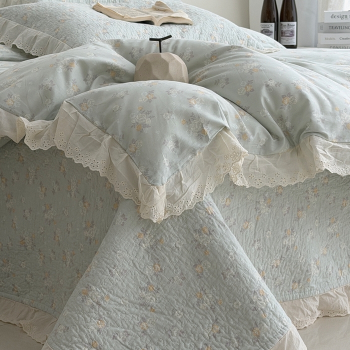 91家纺网 家纺一手货源 找家纺 佰织鑫家居 2025新款全棉法式砂洗棉花床盖款被套四件套岁月静好