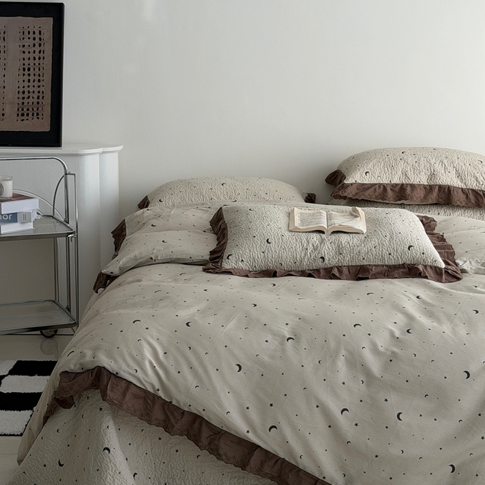 91家纺网 家纺一手货源 找家纺 佰织鑫家居 2025新款全棉法式砂洗棉花床盖款被套四件套星星月亮