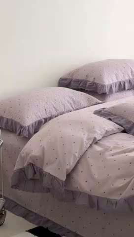 91家纺网 家纺一手货源 找家纺 佰织鑫家居 2025新款全棉法式砂洗棉花床盖款被套四件套紫波点