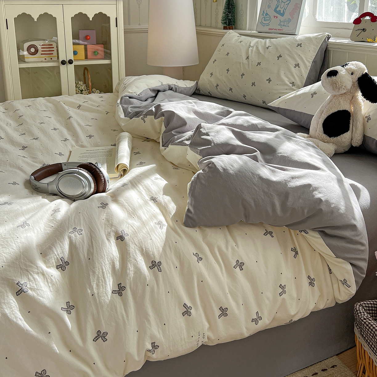 91家纺网 家纺一手货源 找家纺 凯洛奇 2026新款A类仿棉四件套古法水洗棉小清新印花四件套单被套系列 黑色蝴蝶结