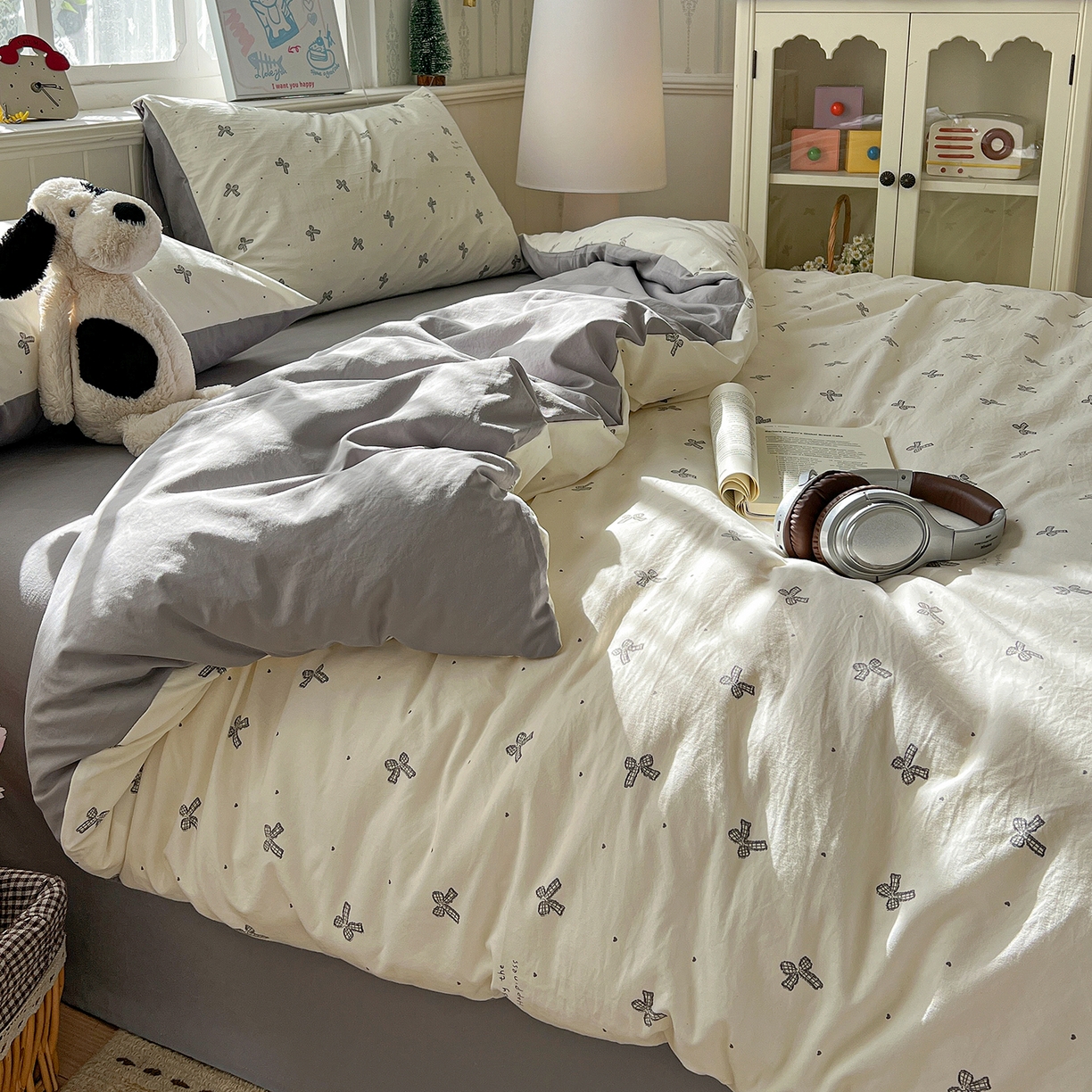 91家纺网 家纺一手货源 找家纺 凯洛奇 2026新款A类仿棉四件套古法水洗棉小清新印花四件套单被套系列 黑色蝴蝶结