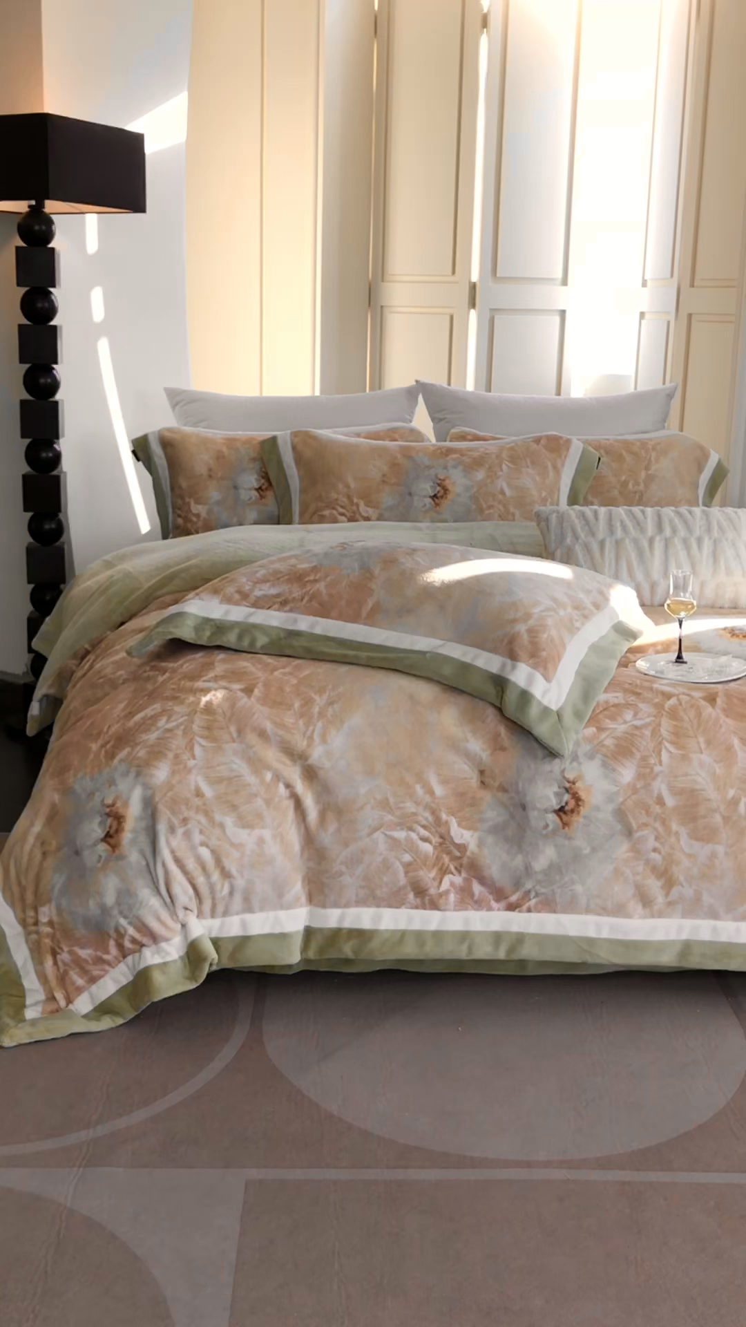 91家纺网 家纺一手货源 找家纺 馨蕊 2025新款意大利进口雕花绒拼角工艺秋冬轻奢煦暖绒系列四件套-绒如初  会员-10【券后控价358/378】 绒如初-氧气绿