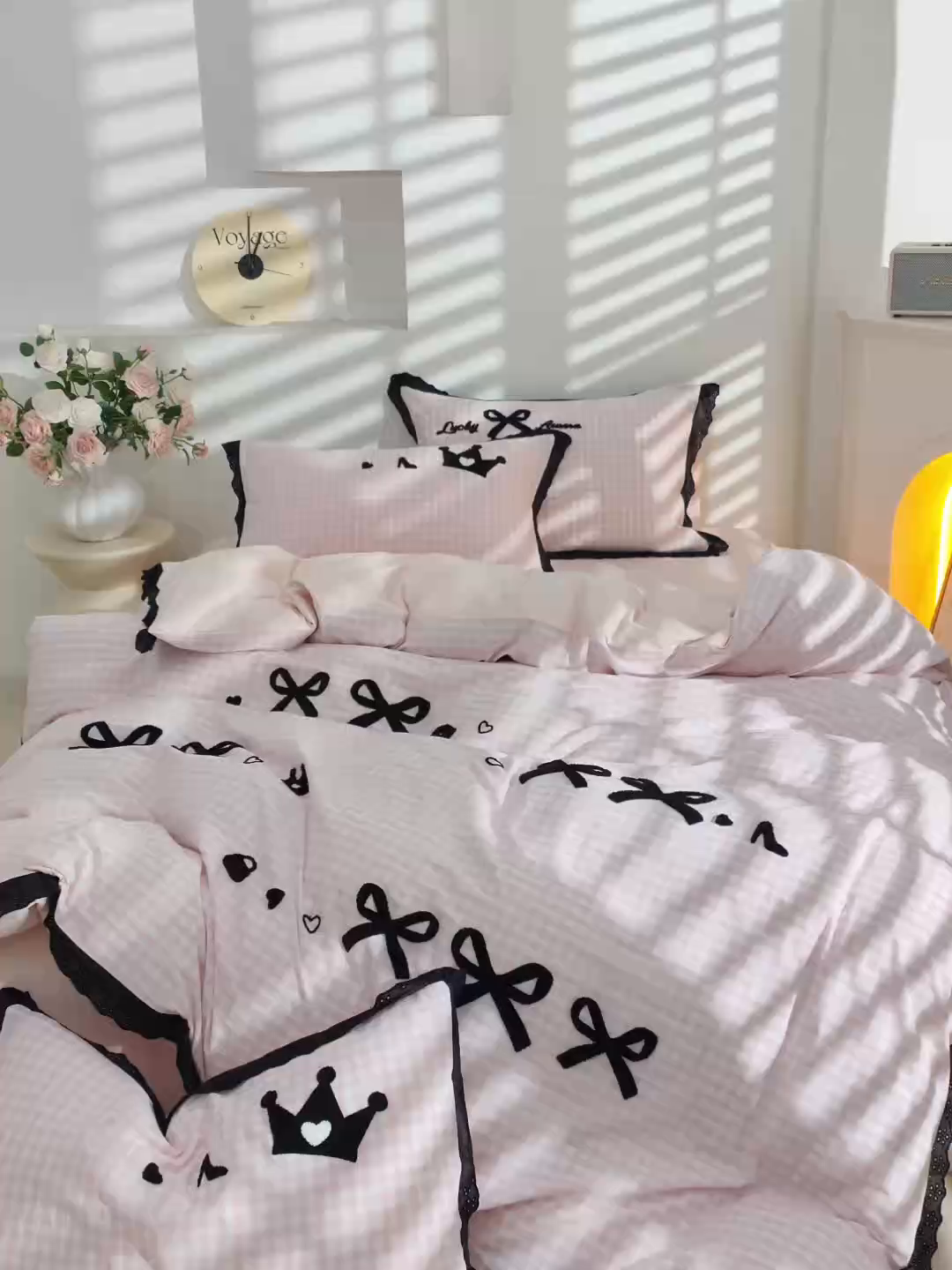 91家纺网 家纺一手货源 找家纺 （总）炫拼家纺 2025新款法式A类全棉40支水洗棉毛巾绣镂空花边四件套