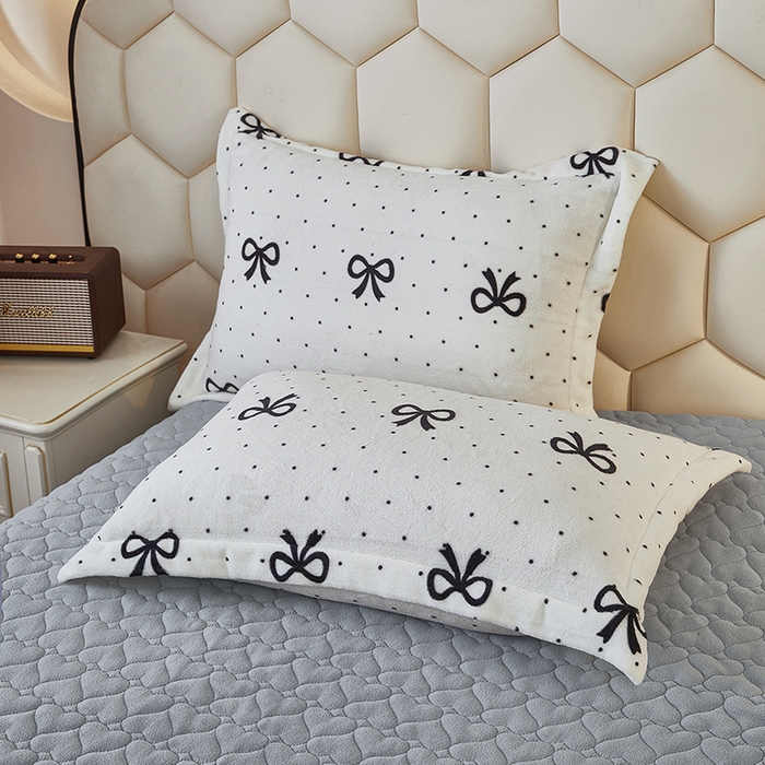 91家纺网 家纺一手货源 找家纺 栩裕纺织 2026新款高克重210克牛奶绒床盖四件套 简约格调