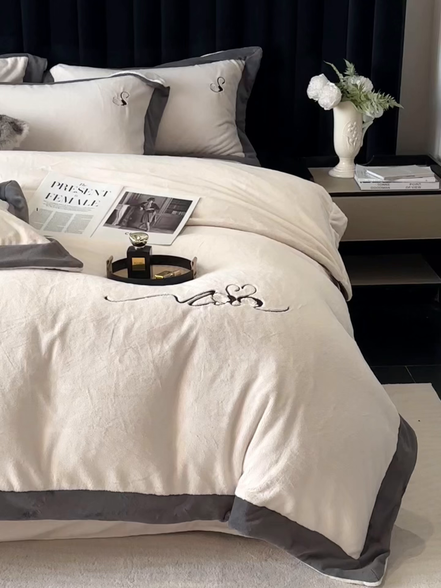 91家纺网 家纺一手货源 找家纺 南泉坊 2025新款230克AB版牛奶绒四件套-花清影 会员-20【线上控价不低于328，券后不低于298】 花清影--白