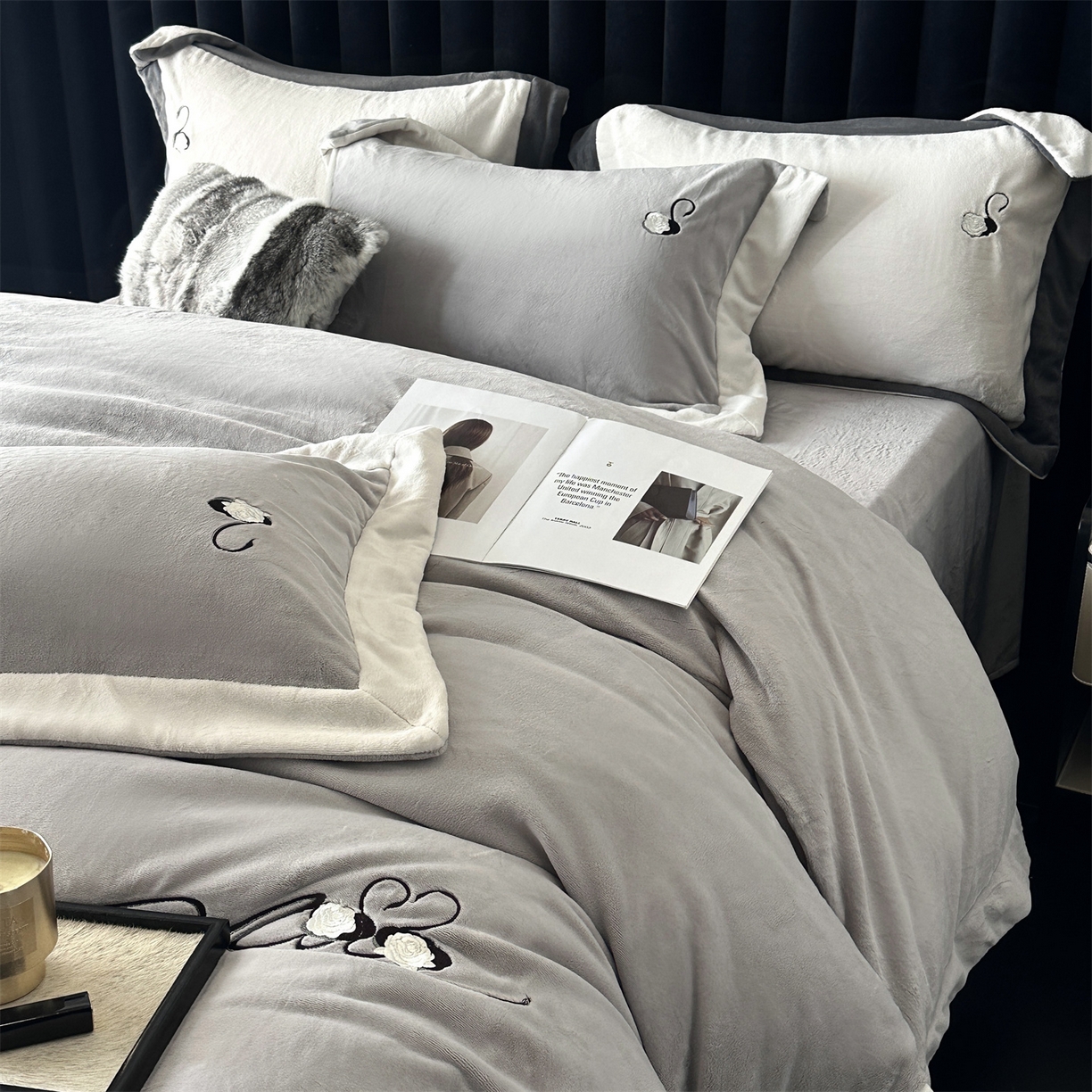91家纺网 家纺一手货源 找家纺 南泉坊 2025新款230克AB版牛奶绒四件套-花清影 会员-20【线上控价不低于328，券后不低于298】 花清影--灰