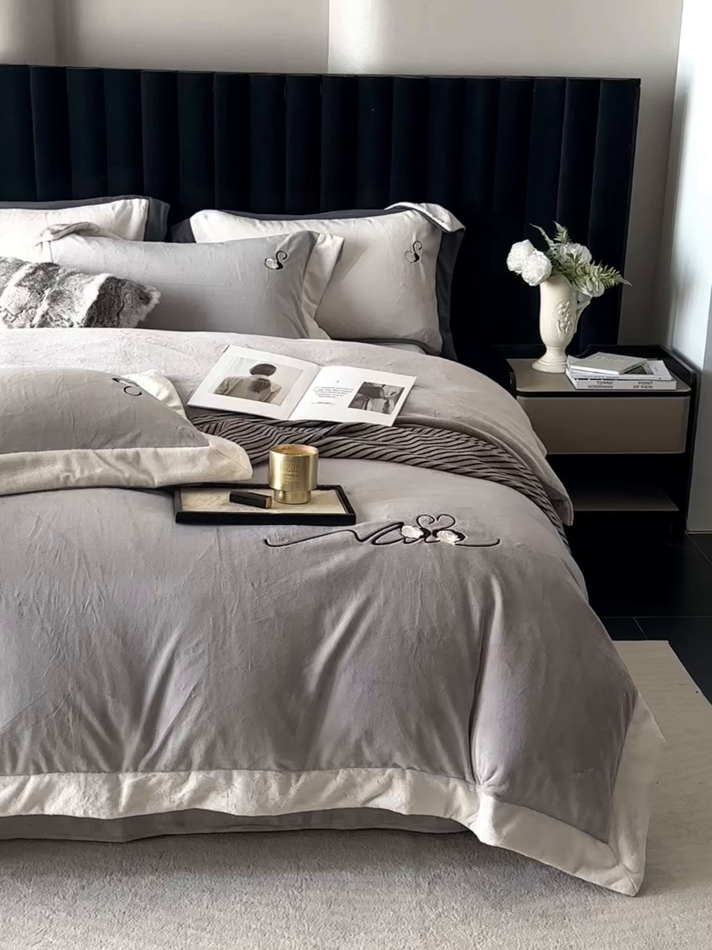 91家纺网 家纺一手货源 找家纺 南泉坊 2025新款230克AB版牛奶绒四件套-花清影 会员-20【线上控价不低于328，券后不低于298】 花清影--灰